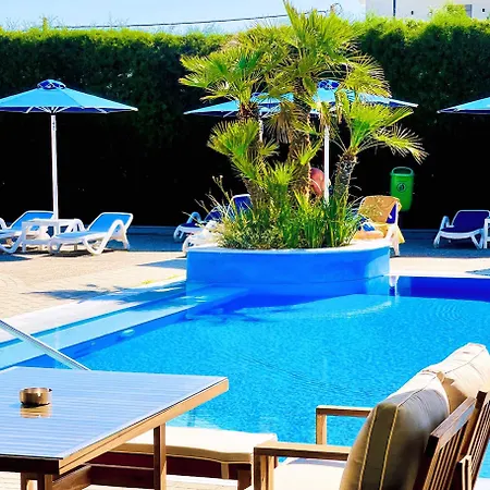 سفيلتوس فندق لارنكا