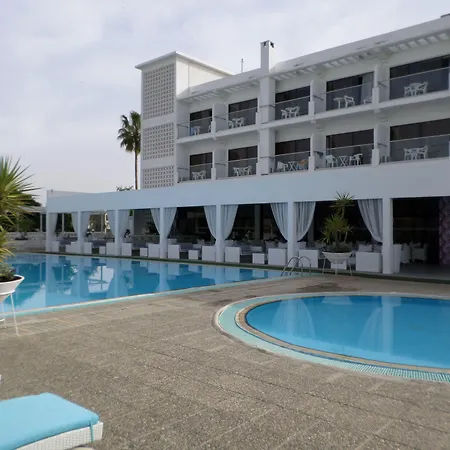Sveltos Otel Larnaca