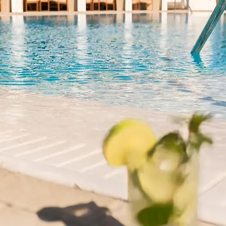 Sveltos Otel 3*